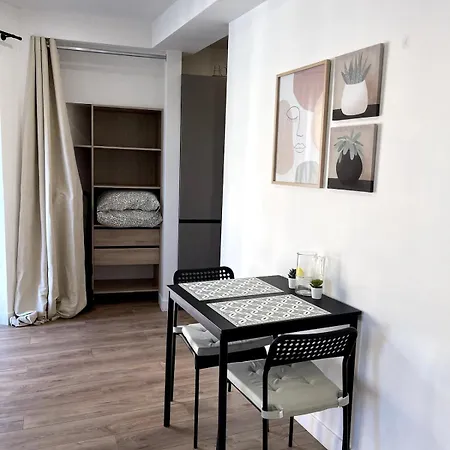 Joli Place Garibaldi, Vieux-nice, Port