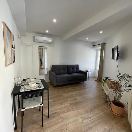 Apartment Joli Place Garibaldi, Vieux-nice, Port Nice